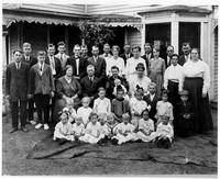 1910s John and Theresa Nilges Family photo